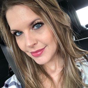 Meet your Posher, Jenn